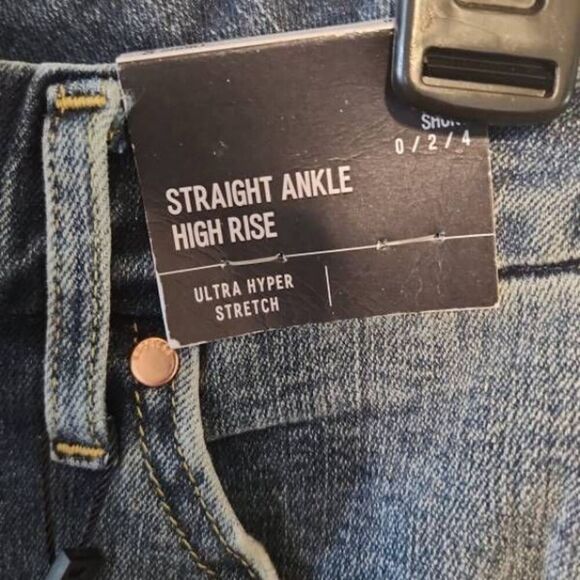 NWT EXPRESS High Rise Raw Hem Flexx Straight Ankle Jeans Women's S Short - Picture 4 of 11